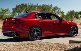 82655_2017_alfa_romeo_Giulia.jpg